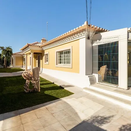 Hotel Estoril Budget &