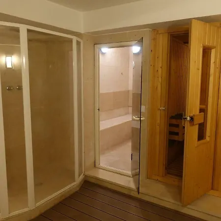 Estoril Budget & Hotel